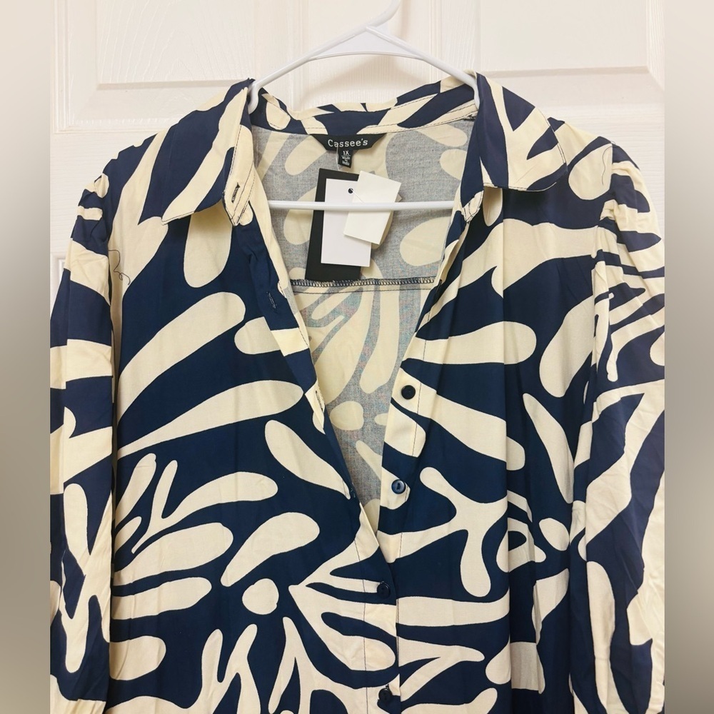 Cassie’s Elegant White Navy Dress Size 1X - Picture 6 of 13